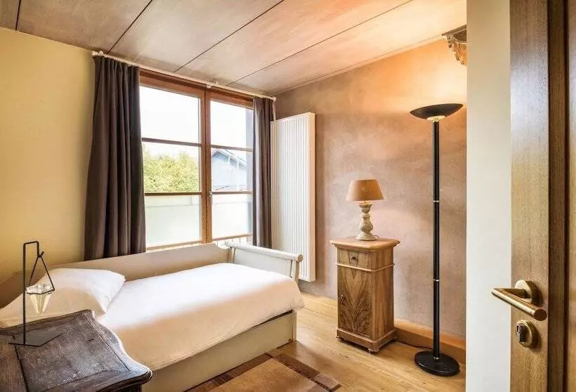 اتاق استاندارد یک نفره, Auberge Du Relais Postal
