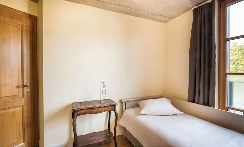 اتاق استاندارد یک نفره, Auberge Du Relais Postal