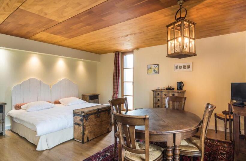اتاق خانوادگی, Auberge Du Relais Postal