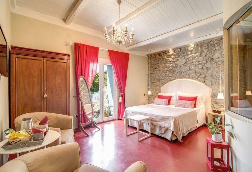 סוויטת ג'וניור נוף לאגם, Borgo Vistalago