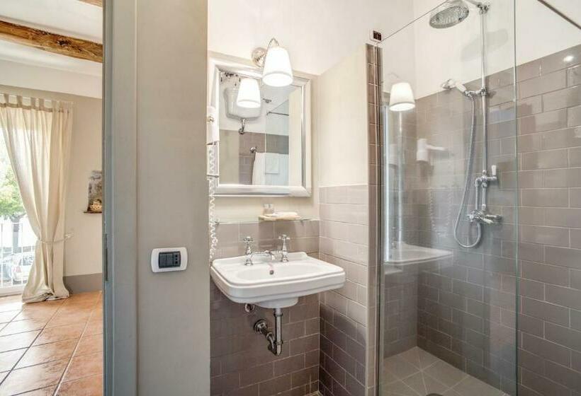 סוויטת ג'וניור נוף לאגם, Borgo Vistalago