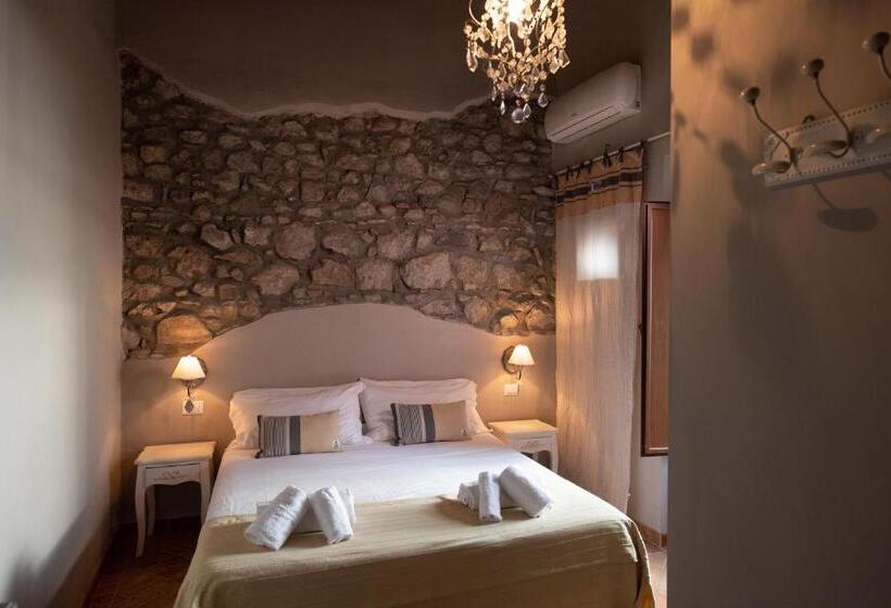 Suite with lake view, Borgo Vistalago