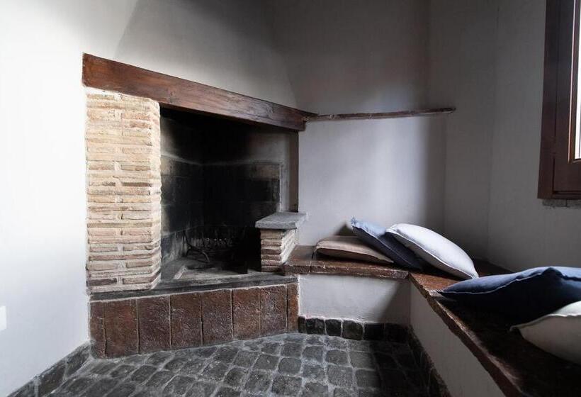 Suite with lake view, Borgo Vistalago