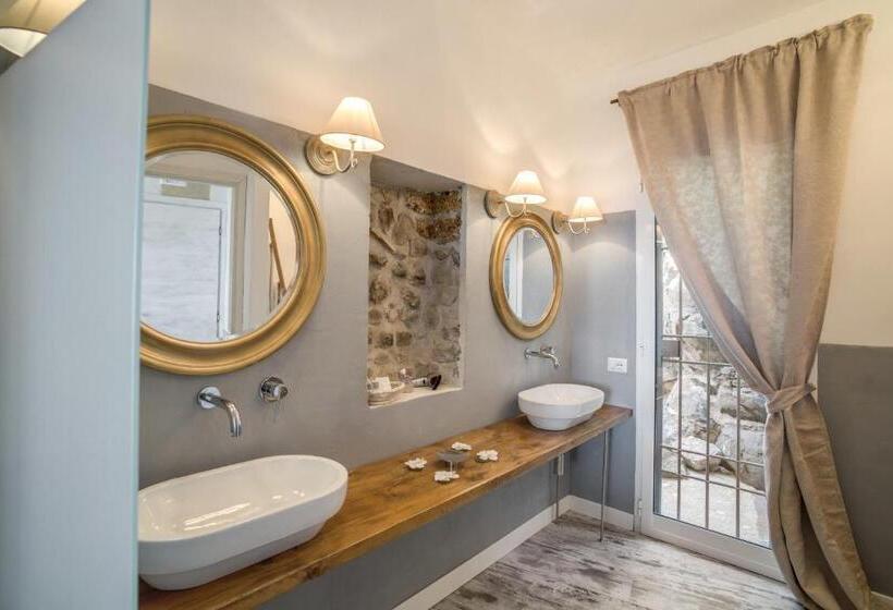 סוויטת ג'וניור נוף לאגם, Borgo Vistalago