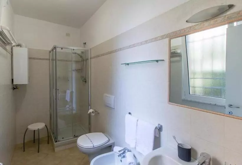 Economy Studio, Casa Vacanze Isophylla