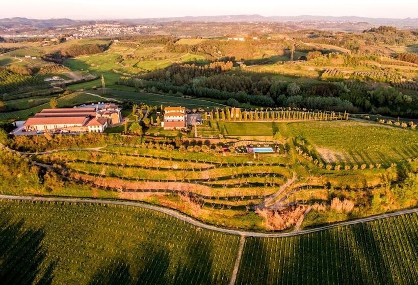 شقة غرفة واحدة, Casale Podernovo