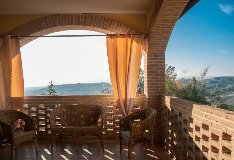 غرفة قياسية رباعية, Casale Ulivi