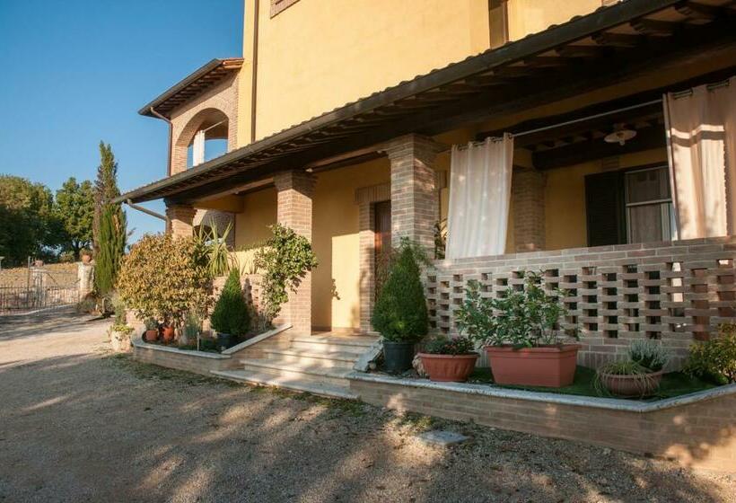 غرفة قياسية رباعية, Casale Ulivi