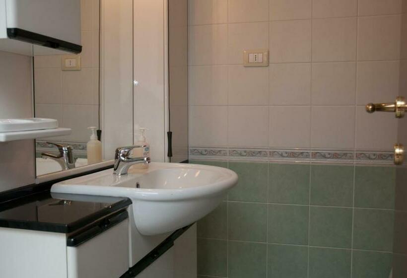 شقة غرفة واحدة, Casale Ulivi