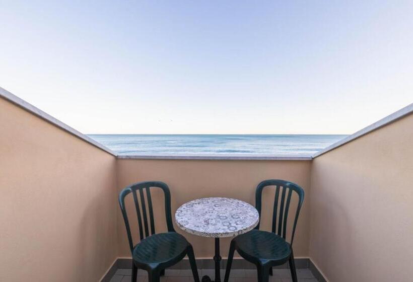 펜트하우스 룸, Danio Lungomare