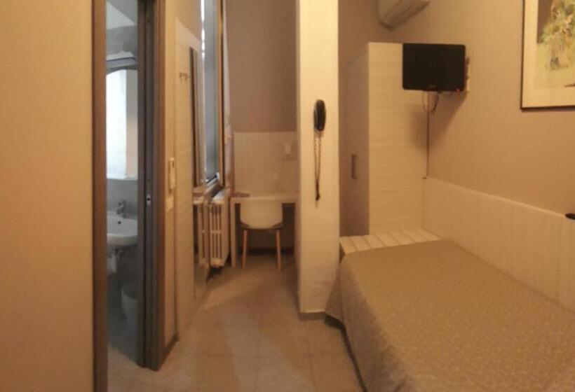 이코노미 싱글 룸, Danio Lungomare