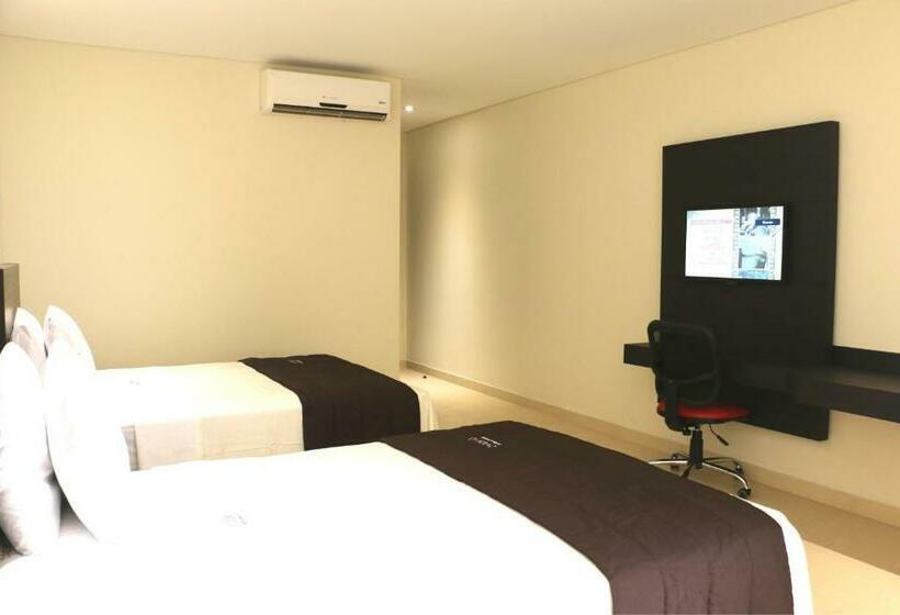 스탠다드 룸 더블 침대 2개, Diverxo Hotel & Villas