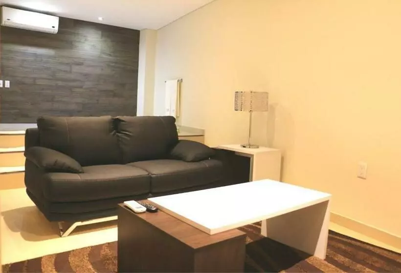 استودیوی لوکس, Diverxo Hotel & Villas