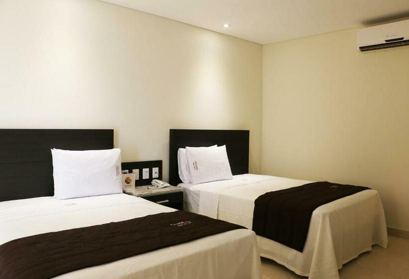 Quarto Estandar 2 Camas Casal, Diverxo Hotel & Villas
