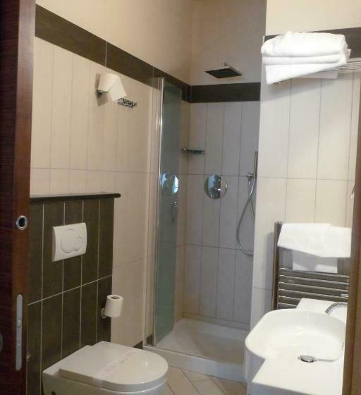 Quarto Triplo Estandar, Eden