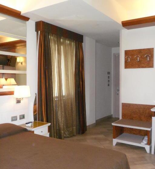 Quarto Triplo Estandar, Eden