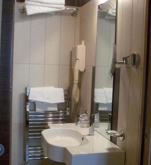 Quarto Triplo Estandar, Eden