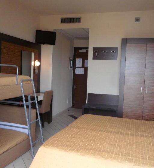 Quarto Quádruplo Estandar Vista Mar, Eden