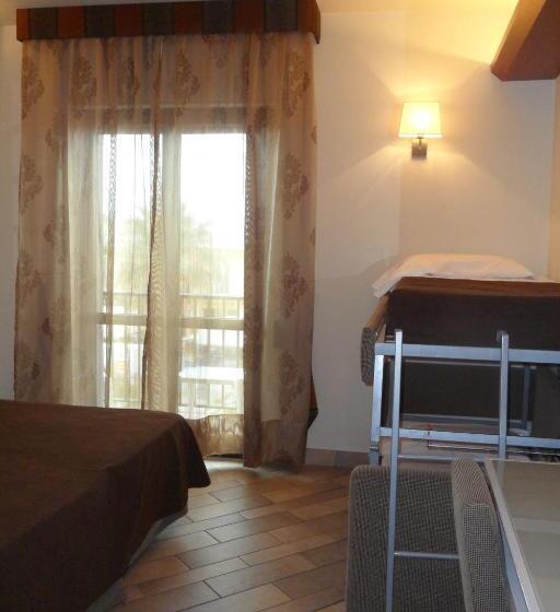 Quarto Quádruplo Estandar Vista Mar, Eden