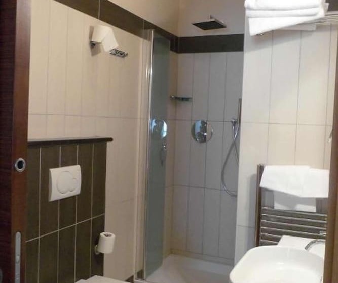 Quarto Triplo Estandar, Eden