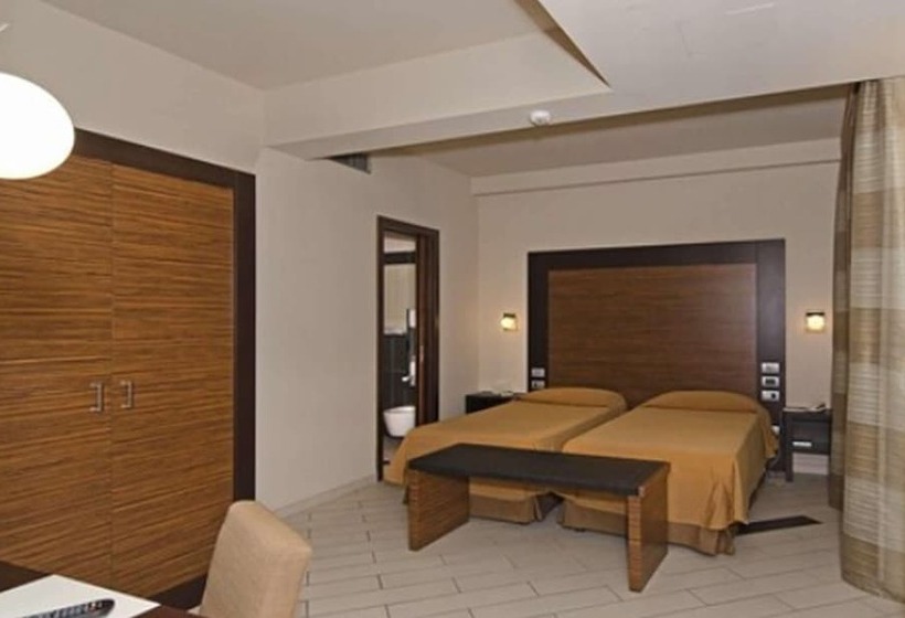 Quarto Triplo Estandar, Eden