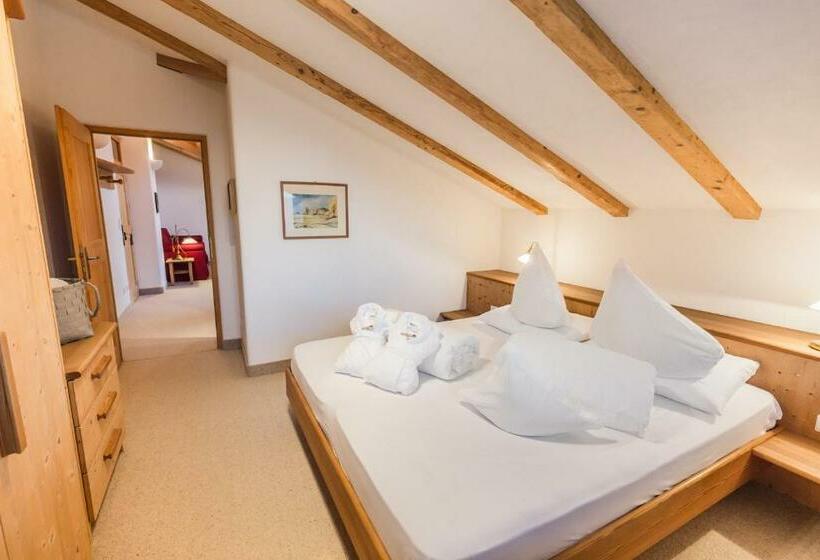 주니어 스위트 발코니, Kassian