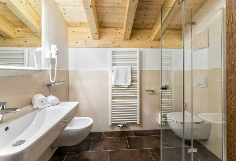 スタンダードシングルルーム, Moritz