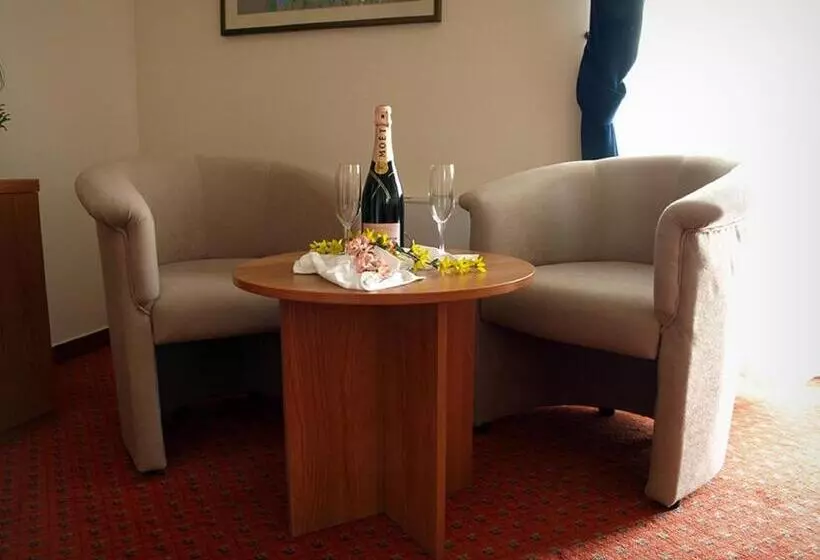 Suite, Neva