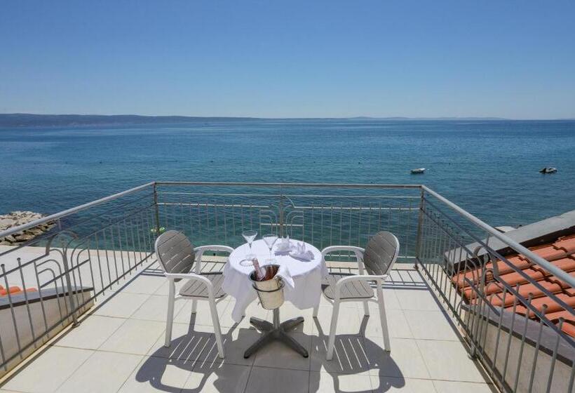 סוויטת דלוקס 2 חדרים, Neva