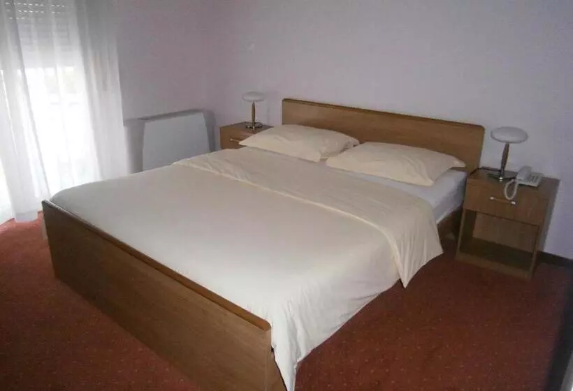 Habitació Economy, Neva