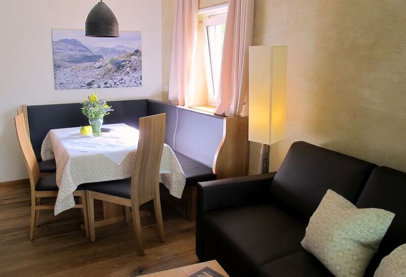 带阳台两卧公寓, Residence Sägemühle