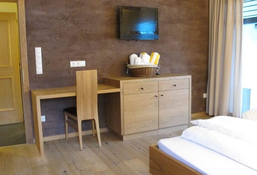 带阳台两卧公寓, Residence Sägemühle