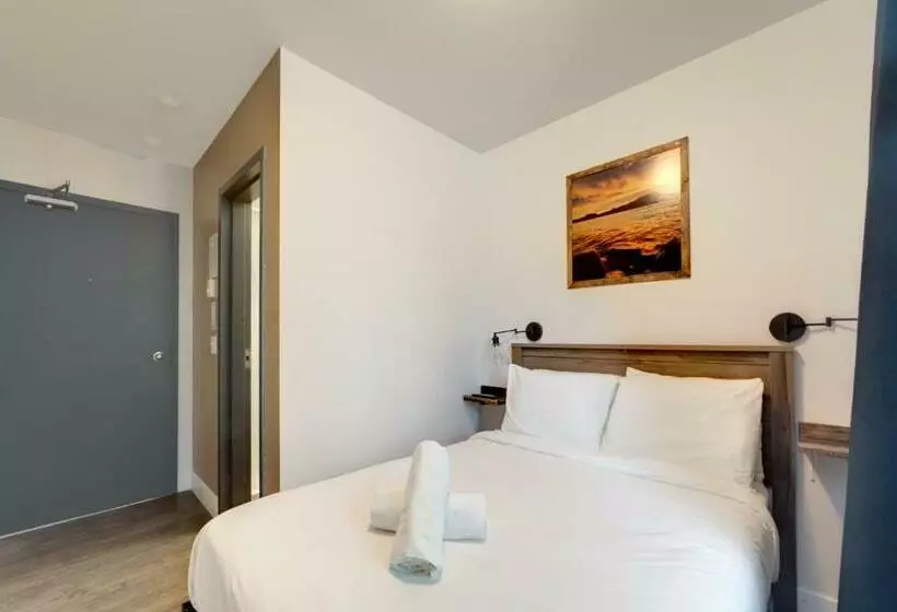 اتاق استاندارد, Hi Kelowna Hostel