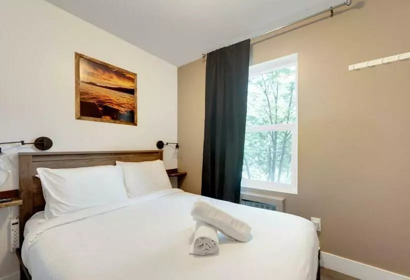 اتاق استاندارد, Hi Kelowna Hostel
