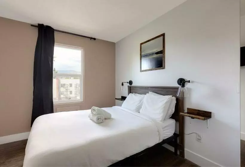 اتاق استاندارد, Hi Kelowna Hostel