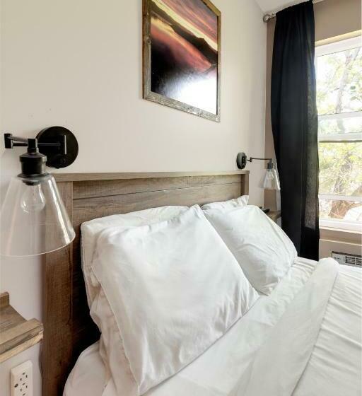 חדר סטנדרט, Hi Kelowna Hostel