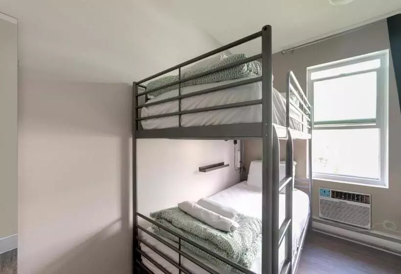 اتاق اکونومی, Hi Kelowna Hostel