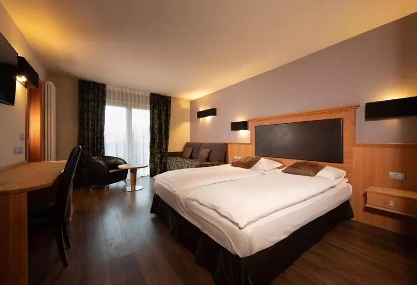 اتاق خانوادگی, Sport Hotel S. Vigilio