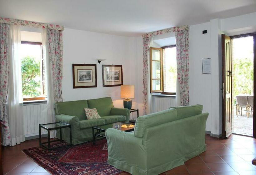 آپارتمان 4 خوابه, Villa Agostoli