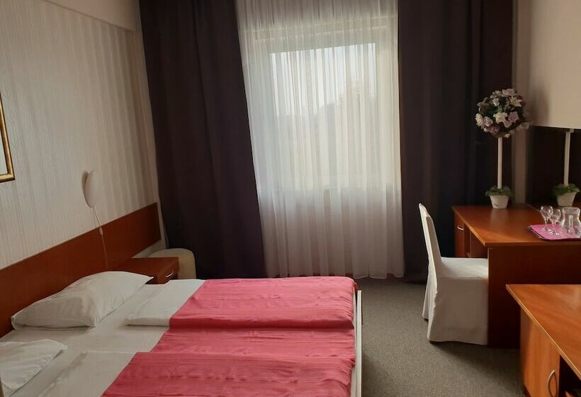 חדר סטנדרט, Zovko