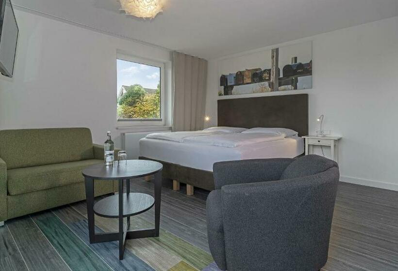 דירת חדר, Beach Hotel California