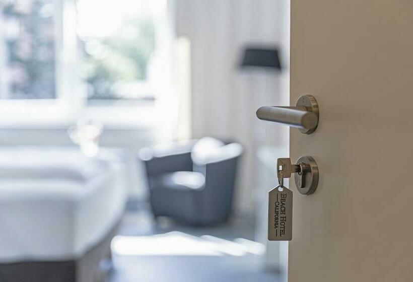 דירת חדר, Beach Hotel California