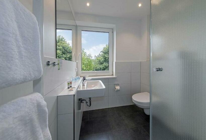 דירת חדר, Beach Hotel California