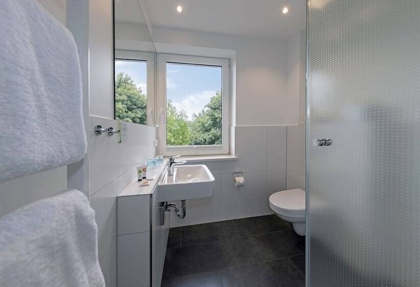 דירת חדר, Beach Hotel California