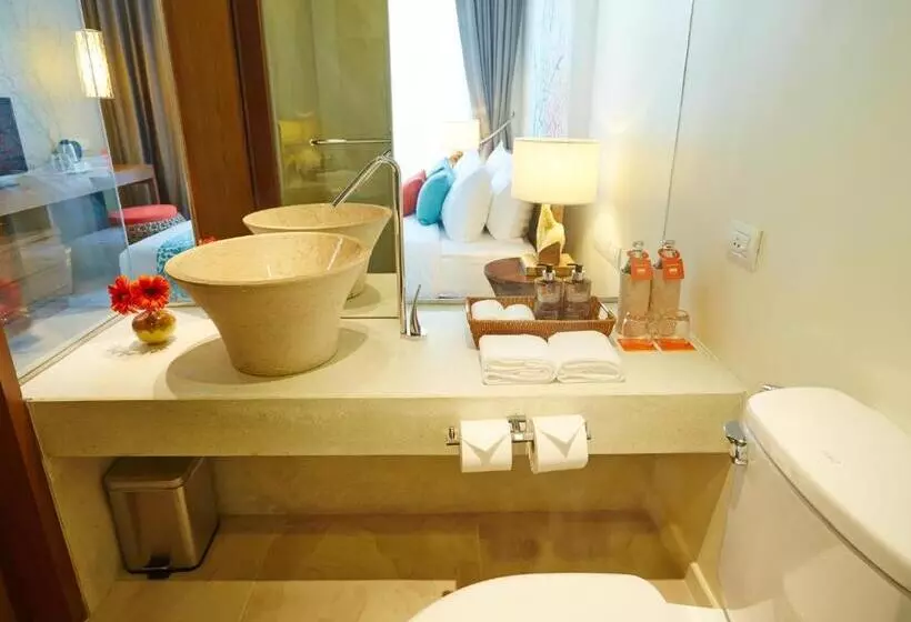 オーシャンビュースタンダードルーム, Bandara Phuket Beach Resort
