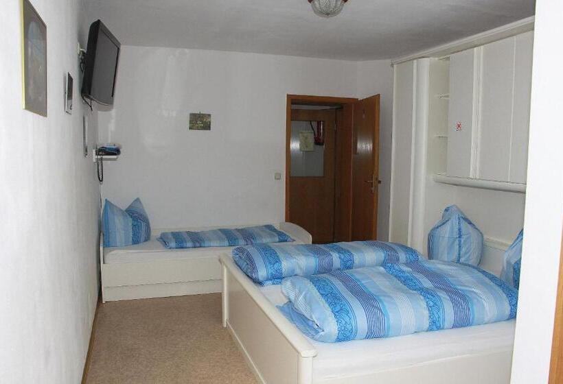 스탠다드 트리플 룸, Bayerischer Hof