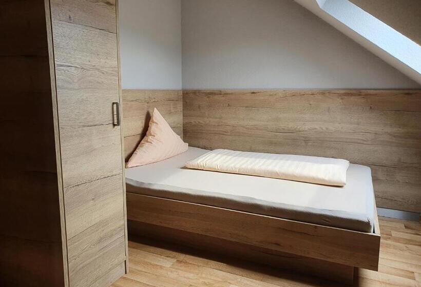 Апартаменты 2 Спальни, Bigger Hof   Wirtshaus Platzhirsch Am Jahnplatz