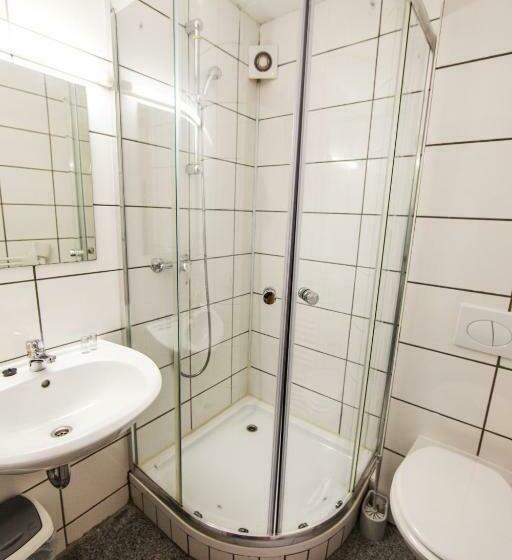 스탠다드 싱글 룸 공동욕실, Burghof