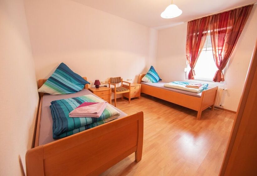 스탠다드 룸, Burghof