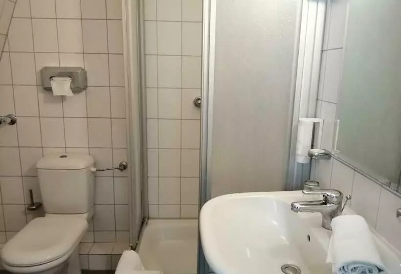 Standard Yhden Hengen Huone, Fährhaus Niederkleveez